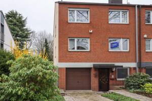 Reihenendhaus mit großem Grundstück und Einliegerwohnung
