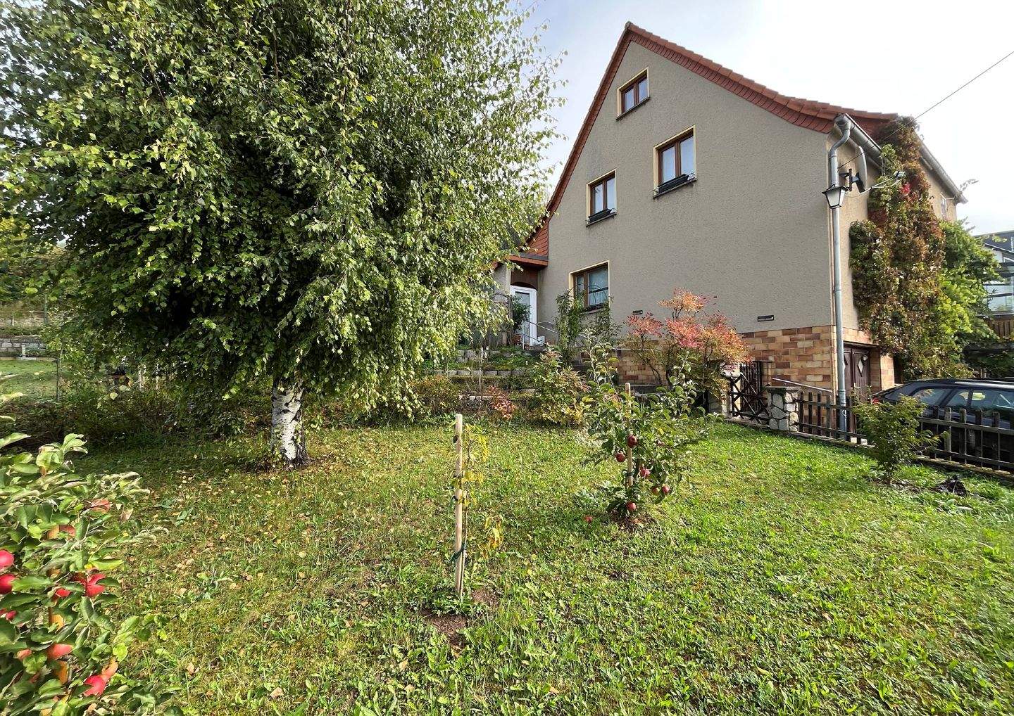 Familienhaus mit Perspektive: Doppelhaushälfte in Jena mit großem Garten direkt am Grünen – Jena – Vorschaubild 2