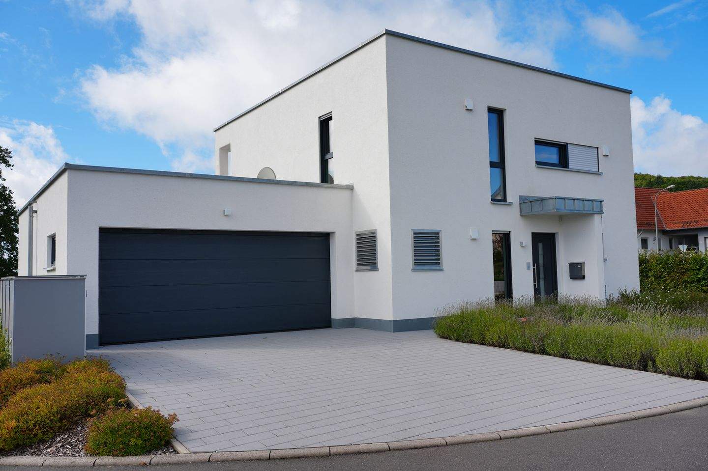Modernes Einfamilienhaus mit Balkon und Terrasse in Haunetal – Haunetal – Bild 1 von 9