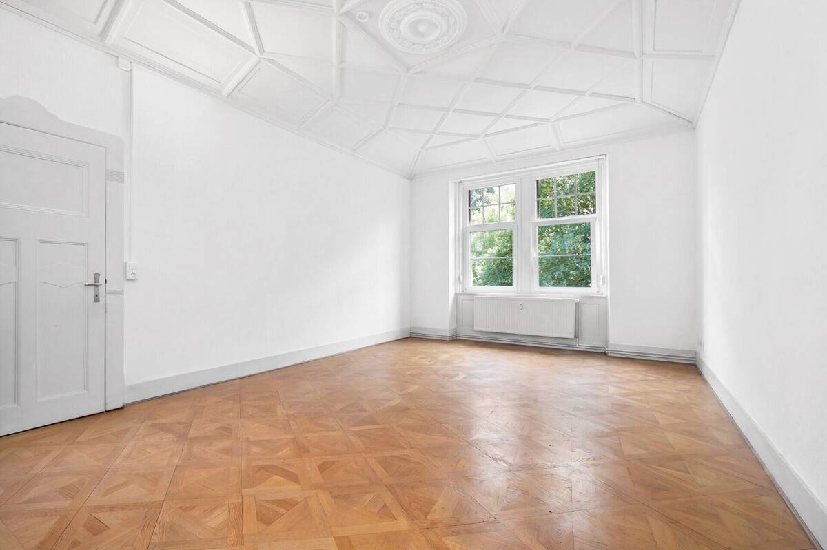 6 Zimmer in Freiburg-Wiehre: 172 m² Jugendstil-Altbau, ganze Etage mit 2 überdachten Balkonen – 79100 Freiburg im Breisgau – Bild 1 von 9