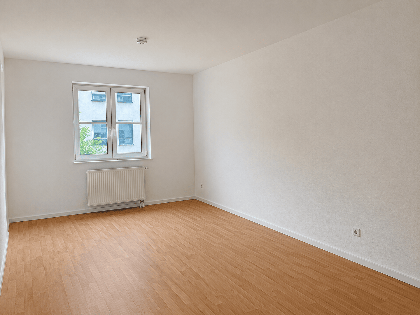 ??Wohnen im beliebten Samariterkiez- Helle 2 Zi Whg mit gutem Grundriss, Balkon,TG-Stellplatz & Lift – Berlin – Vorschaubild 2