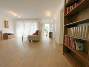 Moderne 2-Zimmer-Wohnung mit Aufzug und Loggia in Oberhausen-Mitte – 46045 Oberhausen – Vorschaubild 3