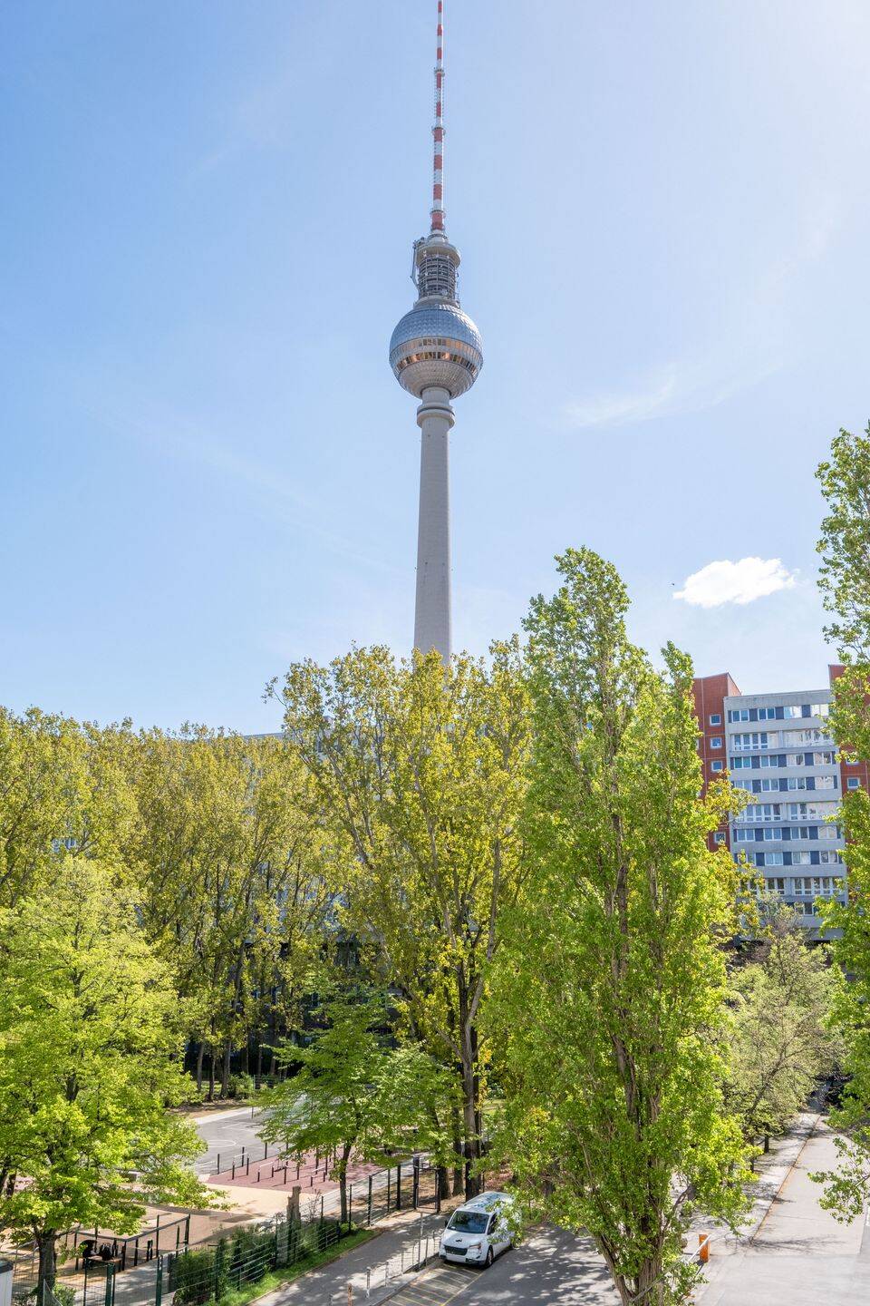 Möblierte 2-Zimmer-Wohnung am Hackeschen Markt mit Blick auf den Fernsehturm – Berlin – Vorschaubild 7