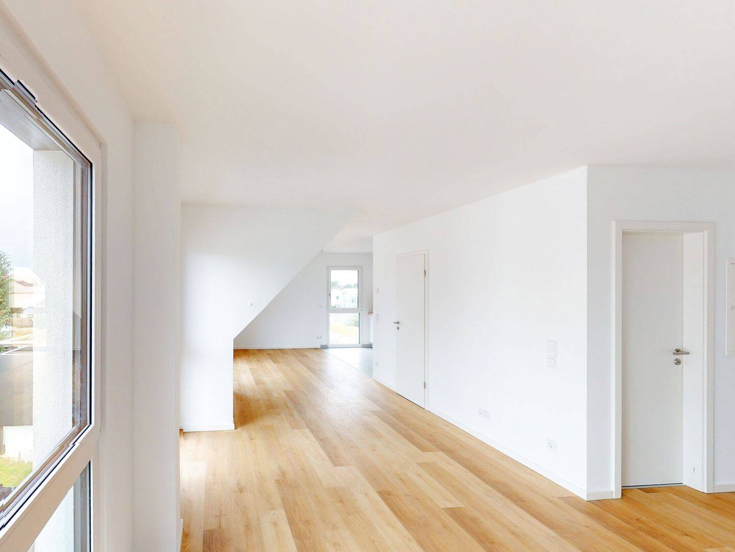 *Umzugsbonus* Moderne Maisonette-Wohnung mit Balkon – Nürnberg – Vorschaubild 5