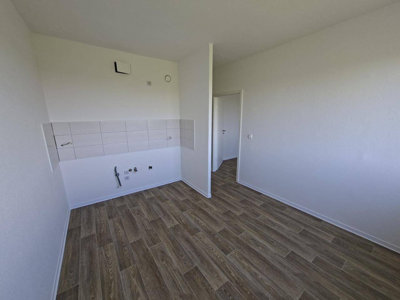 frischsanierte Wohnung – Magdeburg – Vorschaubild 2