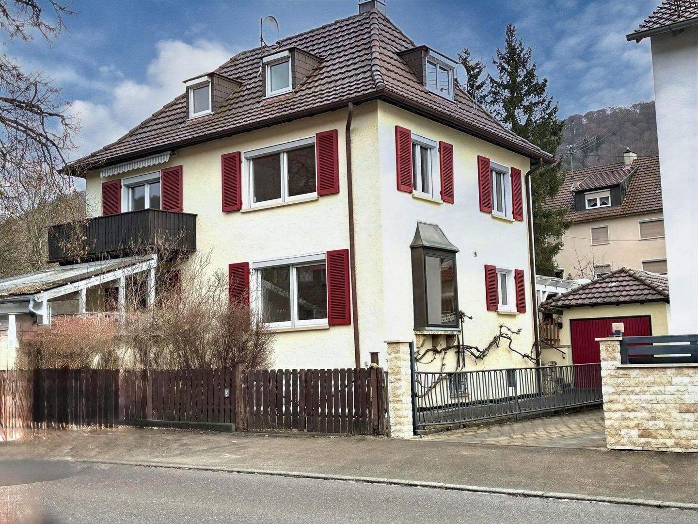 Das perfekte Familiendomizil! – Albstadt – Bild 1 von 9