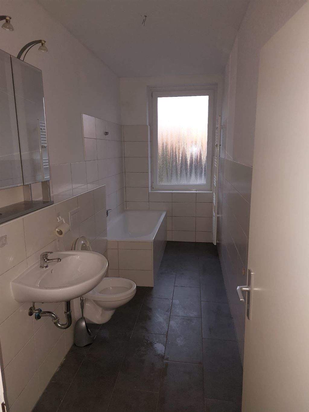 ***Gepflegte Wohnung mit Tageslichtbad sucht neue Mieter***