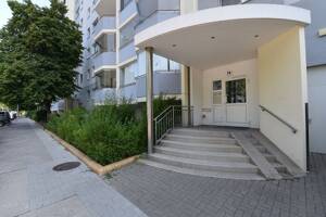 Ruhig bei offenem Fenster schlafen- bezugsfreie 3 Zimmer Wohnung