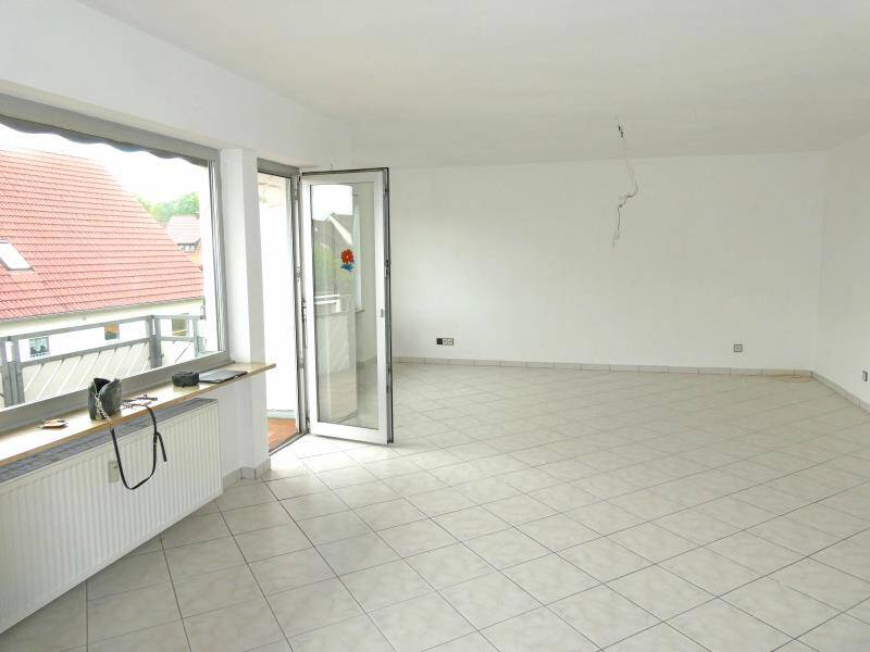 N-Werderau: Schöne 3-Zi-Whg. im 1.OG eines 3-FH, großer Balkon, Blick ins Grüne, Garage, 2 Keller – Nürnberg – Vorschaubild 2