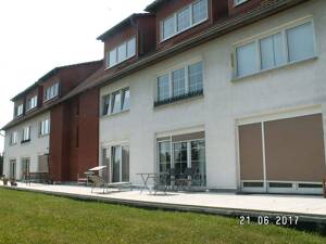 1-Raum-App. mit Küchenzeile und Terrasse im Grünen
