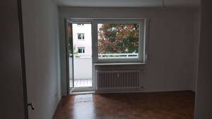 Modernisierte 4-Zimmer-Wohnung mit 2 Balkonen und Parkett in begehrter Lage von Frankfurt-Ginnheim – 60431 Frankfurt am Main – Vorschaubild 5