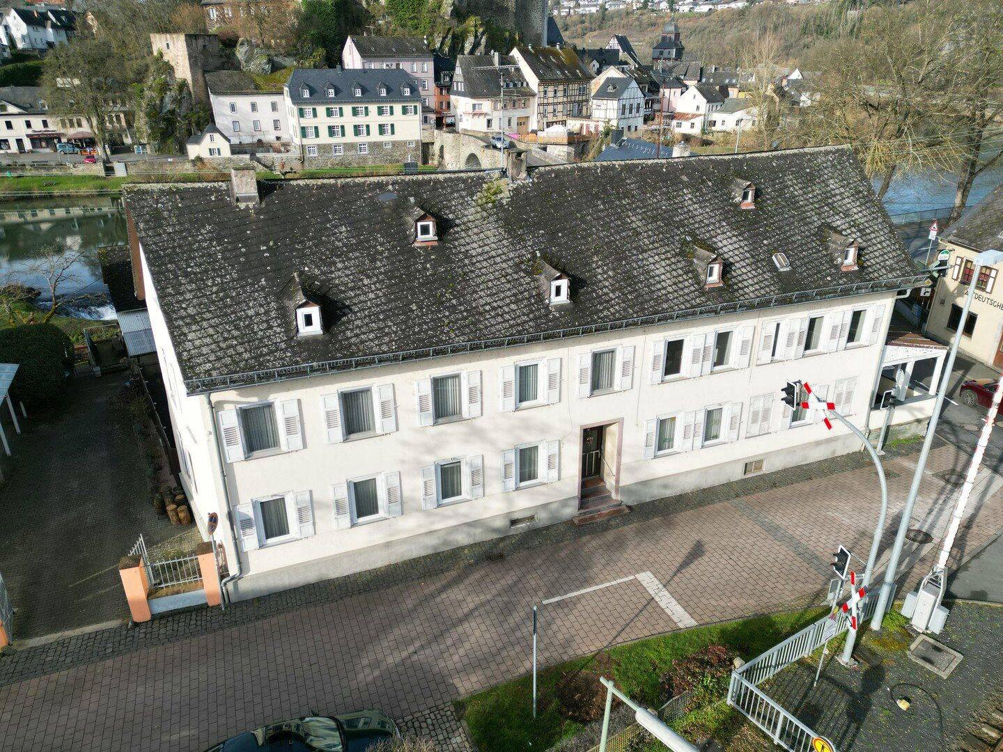 INVESTORENOBJEKT MIT ENTWICKLUNGSPOTENZIAL – Runkel – Vorschaubild 2