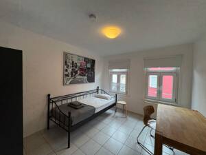 Möbliertes WG-Zimmer auf Zeit in Stuttgart-Zentrum – 70182 Stuttgart – Vorschaubild 2
