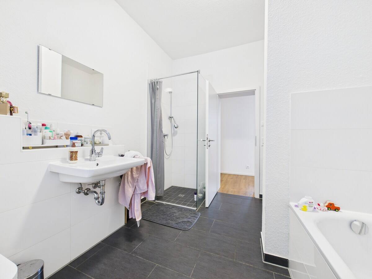 Stilvoll & smart: A+-Energie, perfekte Raumaufteilung – Hannover – Vorschaubild 4