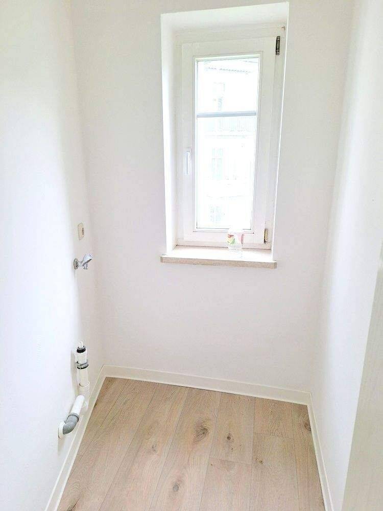 !! NEUE EINBAUKÜCHE, 2-Zimmer-Wohnung mit neuem Laminat im Stadtteil Schlosschemnitz !! – Chemnitz – Vorschaubild 7
