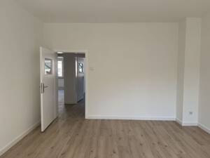 Mehr Schalke geht nicht! Frisch renovierte 2-Zimmer-Wohnung ab sofort in Schalke, ca. 58 m² – 45881 Gelsenkirchen – Vorschaubild 7