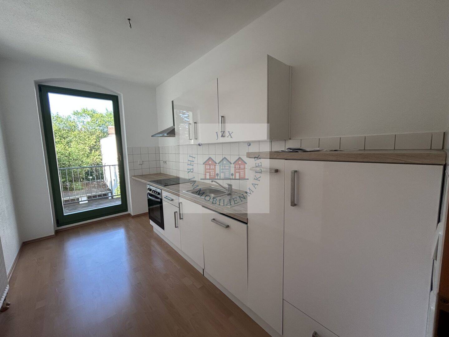 Attraktive Mietwohnung mit Balkon, Einbauküche und Stellplatz – Chemnitz – Vorschaubild 2