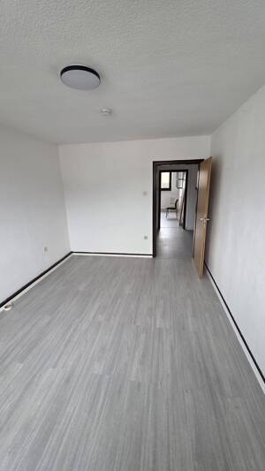 Helle Wohnung in zentraler Lage von Siegen – WG geeignet und für Familie mit 2 Kindern – 57072 Siegen – Vorschaubild 5