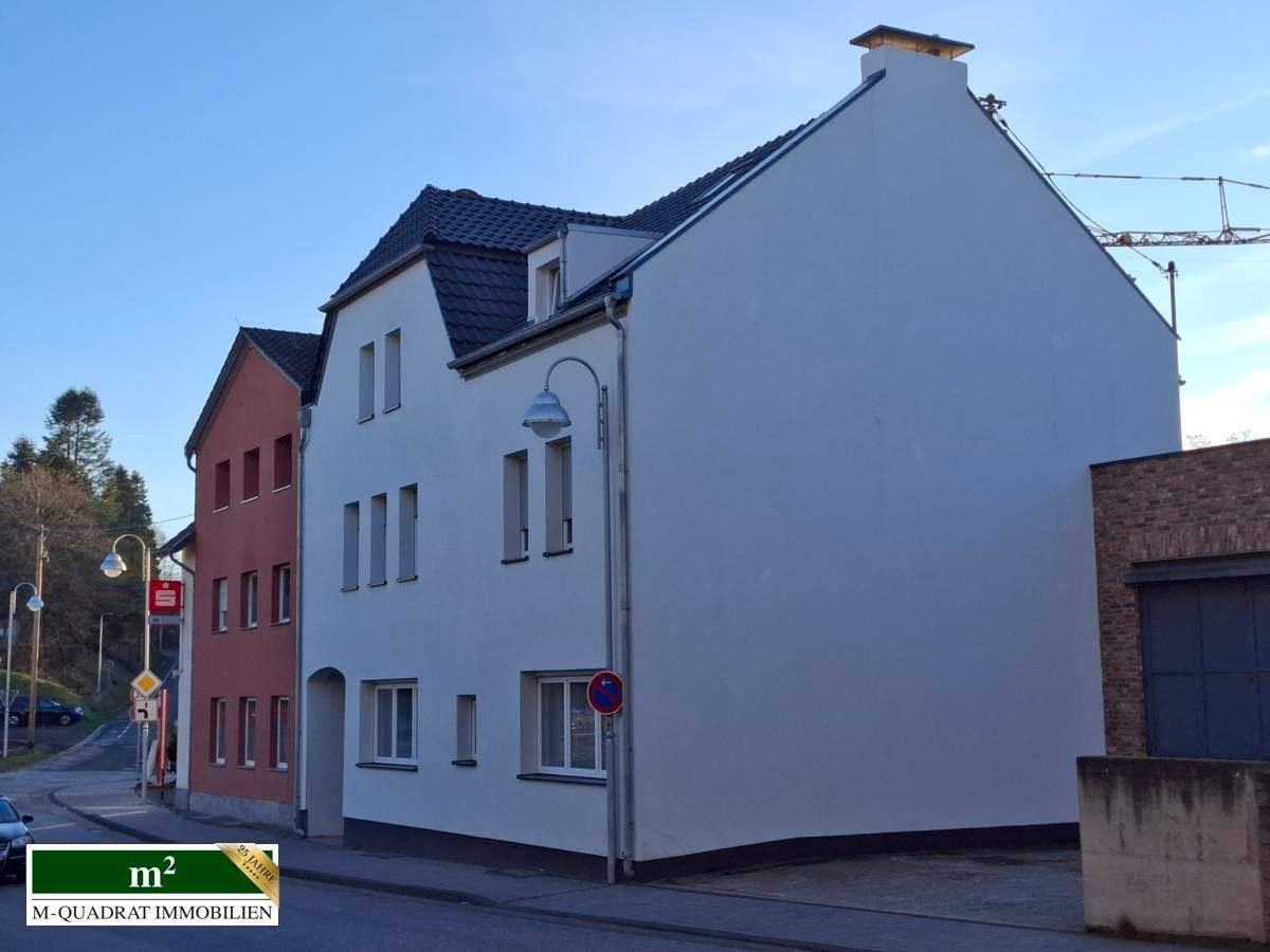 Gepflegtes Dreifamilienhaus in zentraler Lage – Grafschaft – Vorschaubild 3