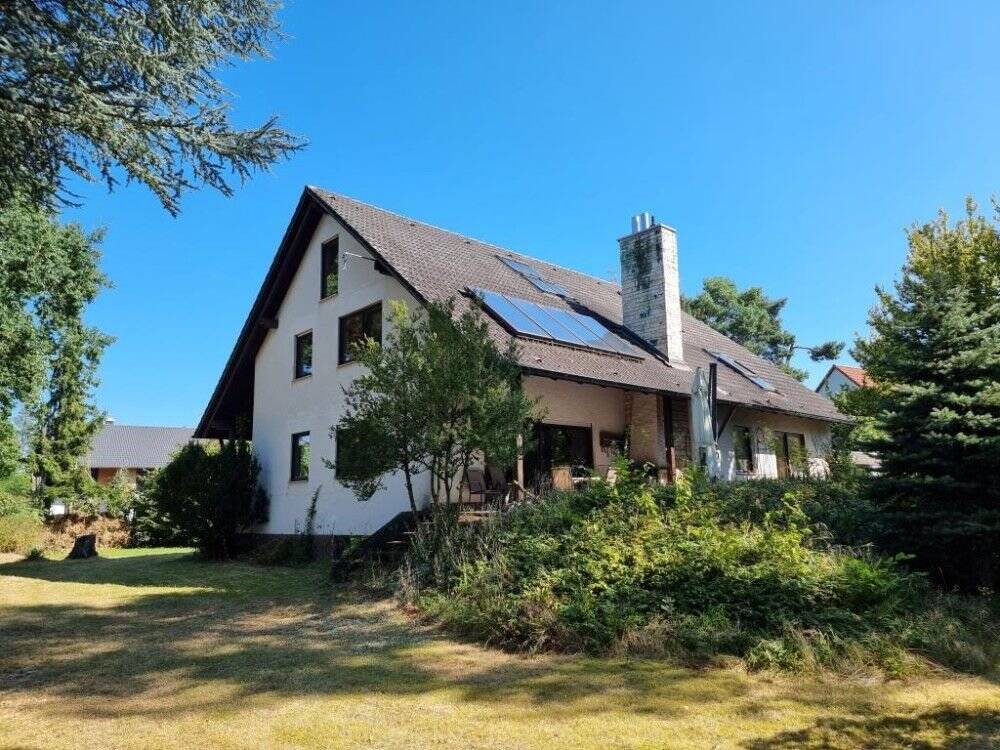 Wohnidylle ... Stattliches Einfamilienhaus und großem Grundstück ... – Cadolzburg – Bild 1 von 9