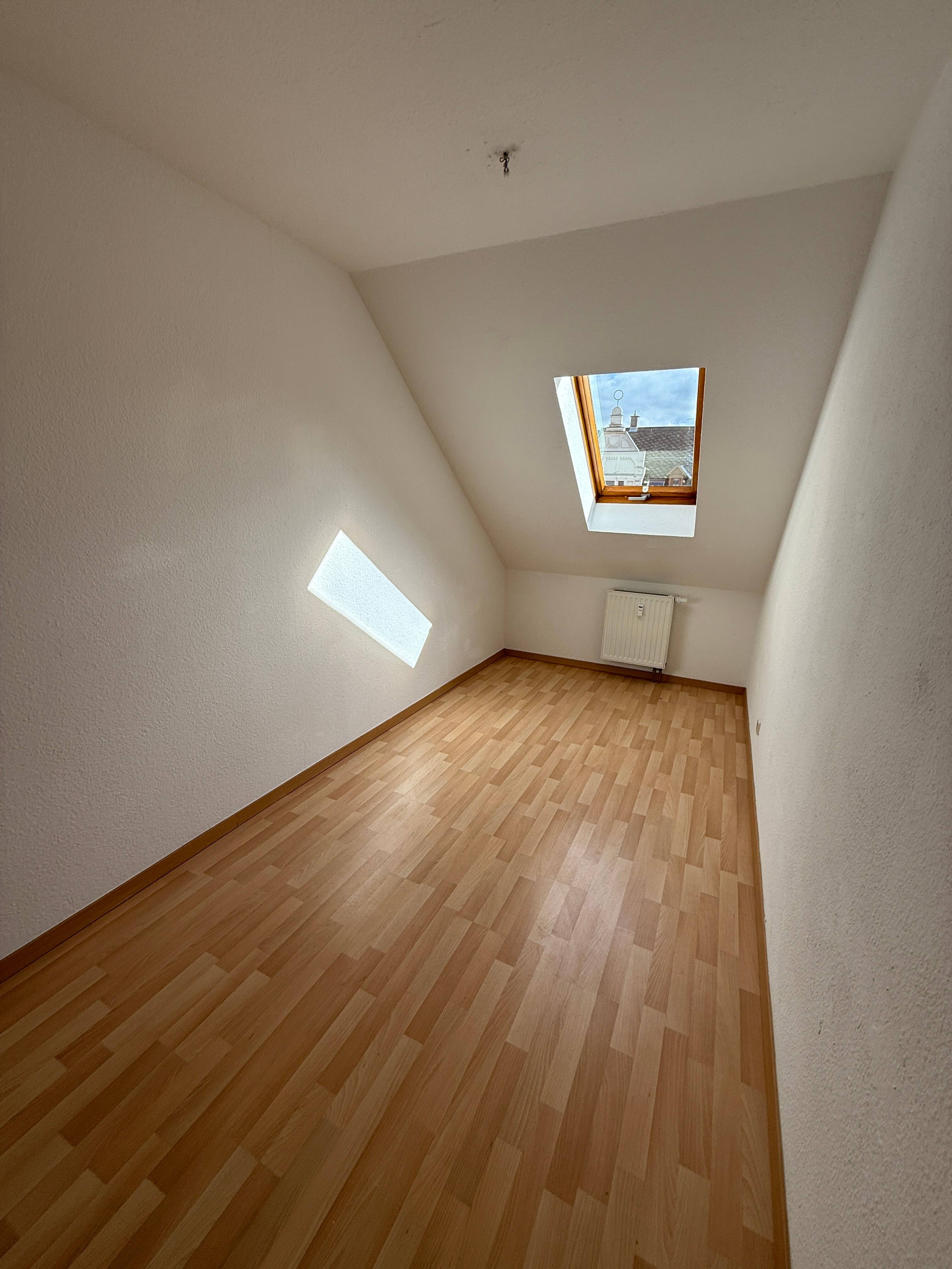 Gemütliche SINGLE Wohnung im DG mit großer Dachgaube – Chemnitz – Vorschaubild 4