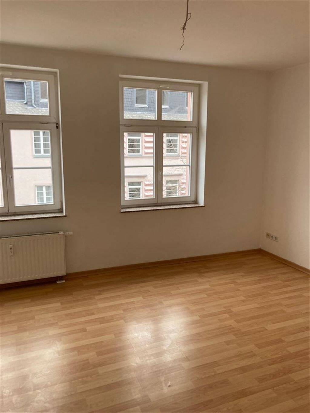Großzügige 3-Zimmer mit Laminat, Aufzug und Wannenbad in Uninähe! – Chemnitz – Vorschaubild 8