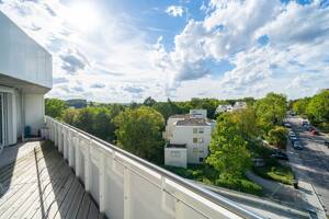 Lichtdurchflutete 2,5-Raum-Wohnung mit Einbauküche und großem Balkon – 93051 Regensburg – Vorschaubild 2