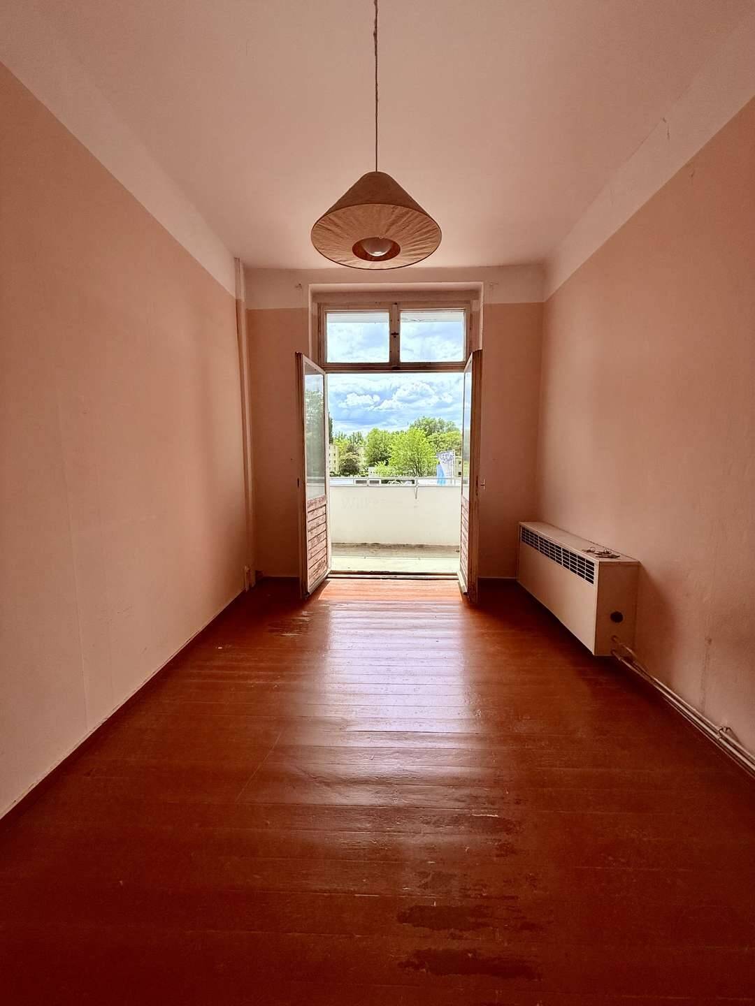 Bezugsfreie 2-Zi.-Altbauwohnung mit Potenzial im 2. OG