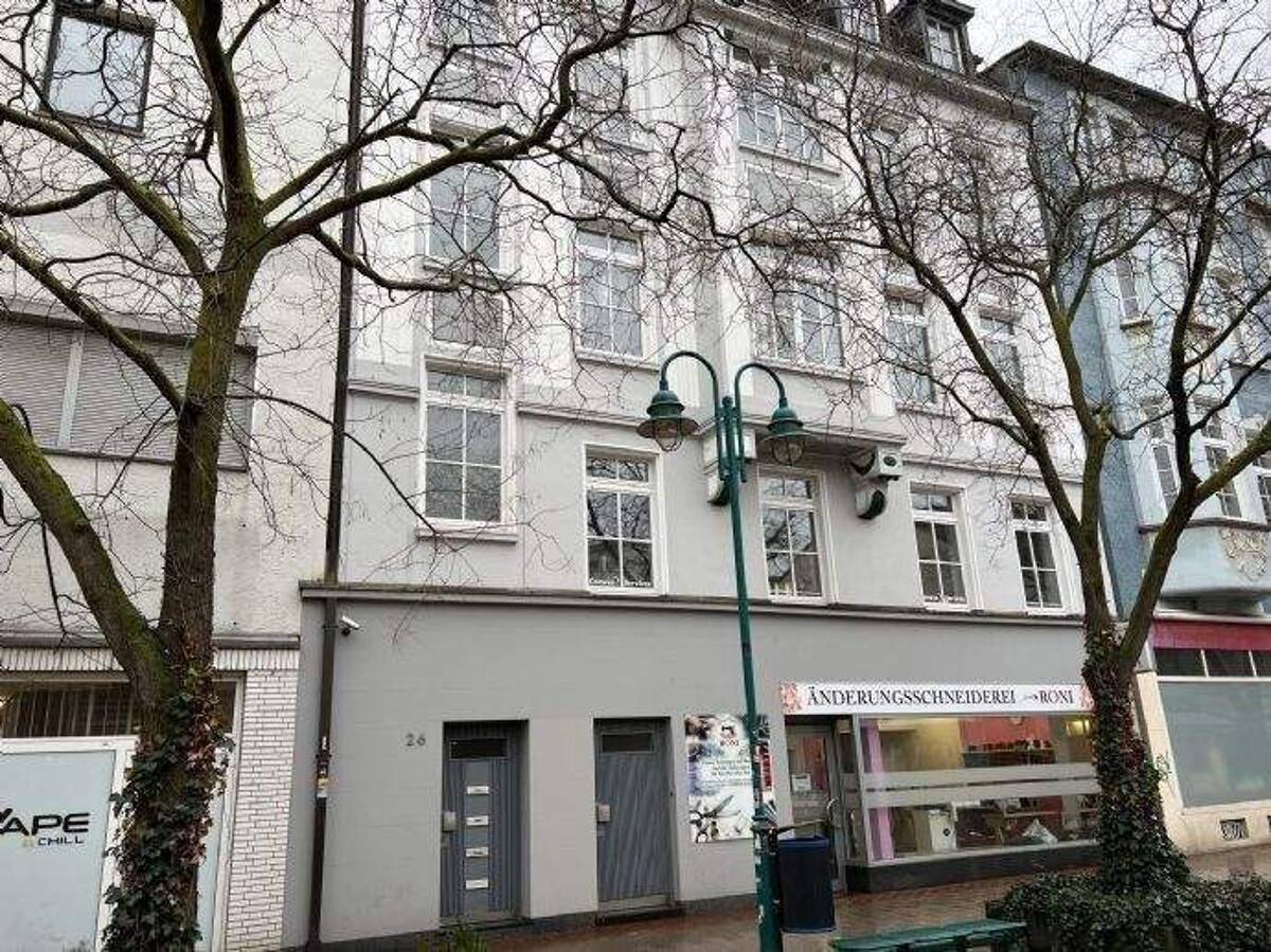 Altbauwohnung - nicht Familien oder WG geeignet - mit 3 Zimmern in der Stadtmitte – 47051 Duisburg – Bild 1 von 9
