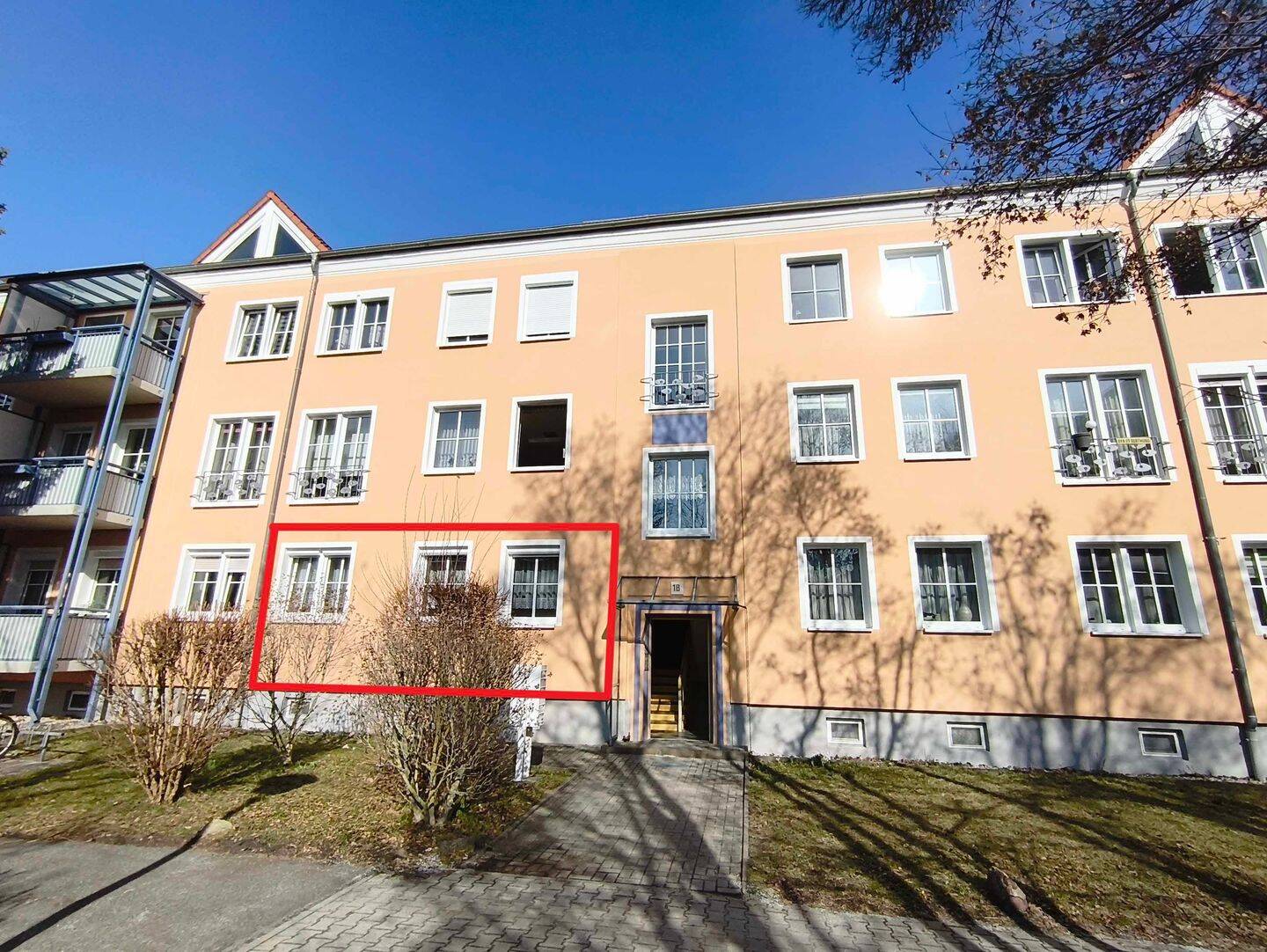 Eigentumswohnung im EG, 2-3 Raum, 66,5 m2 saniert mit neuer Küche in Hoyerswerda
