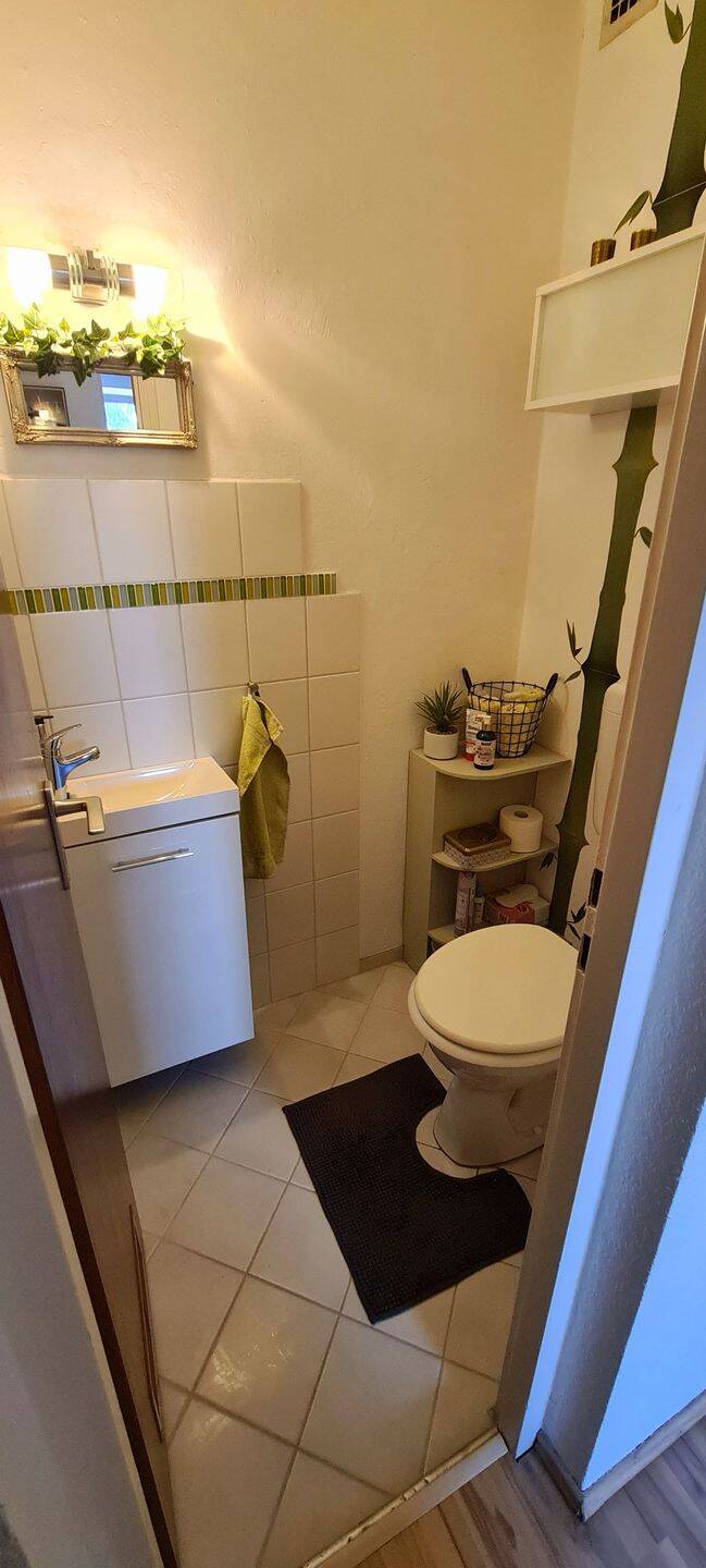 helle 3-Zimmer-Wohnung mit Balkon in Nürnberg-Fischbach – Nürnberg – Vorschaubild 9