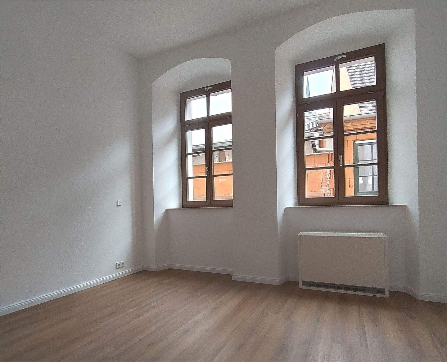 4-Zimmer-Wohnung im 1.OG mit Balkon und Burgblick! Esszimmer, Gäste-WC. Stellplatz wenn gewünscht. – Bautzen – Vorschaubild 7