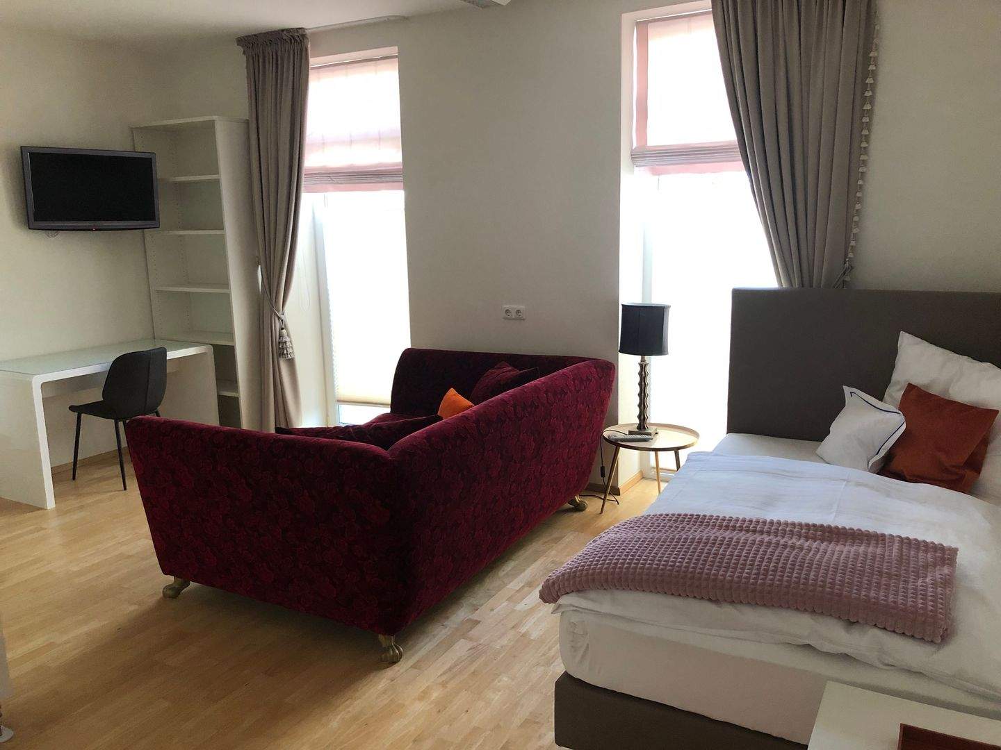 Business 2-Zimmer Apartment – Ingolstadt – Vorschaubild 3