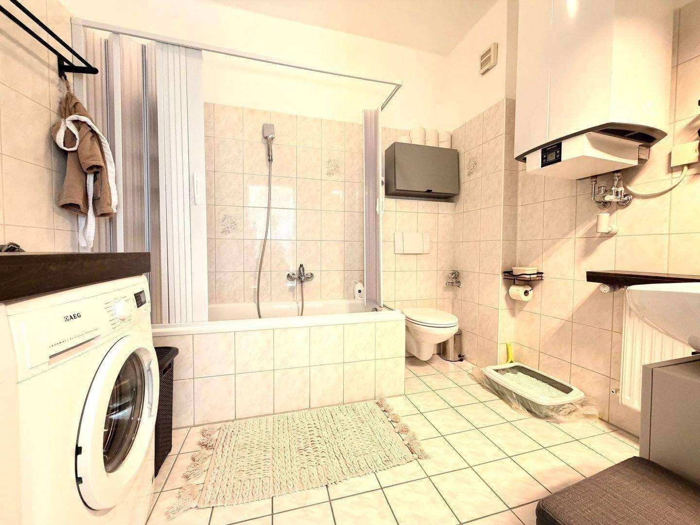 lichtdurchflutete 2 Zimmer Wohnung +++ mit Badewanne & Aufzug +++ – Nürnberg – Vorschaubild 7