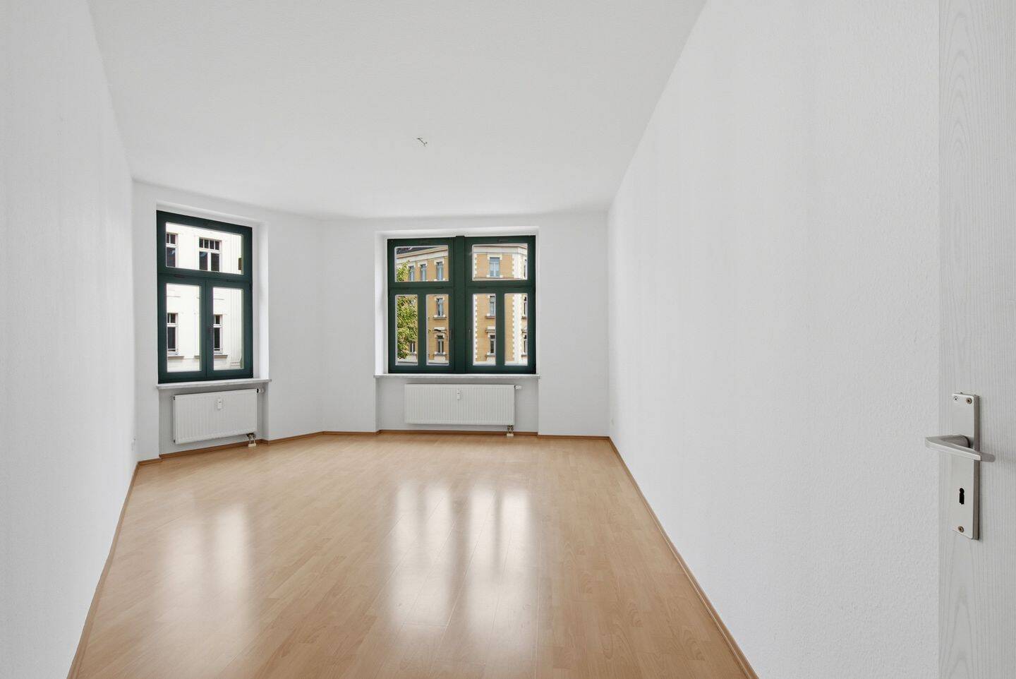 Leerstehende 2-Zimmer-Wohnung mit Aufzug und Einbauküche in beliebter Lage von Leipzig-Leutzsch! – Leipzig – Vorschaubild 4
