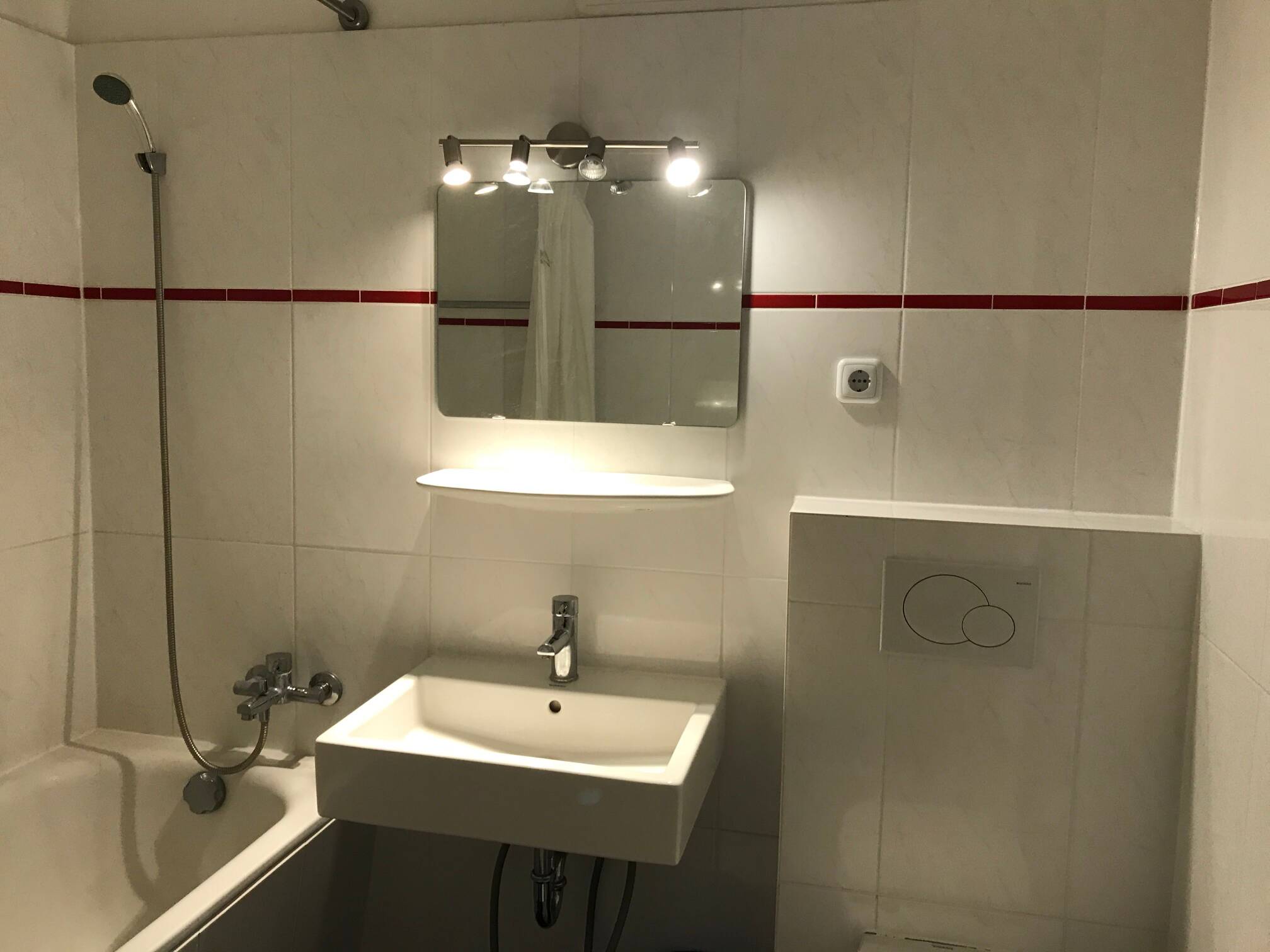 Gemütliches 1-Zimmer-Apartment mit Balkon am Münchener Petuelpark – München – Vorschaubild 4