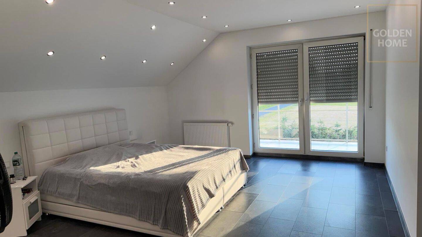 Wohnen auf höchstem Niveau - modernes Einfamilienhaus mit Wellness und Traumgarten – Altdorf bei Nürnberg – Vorschaubild 9