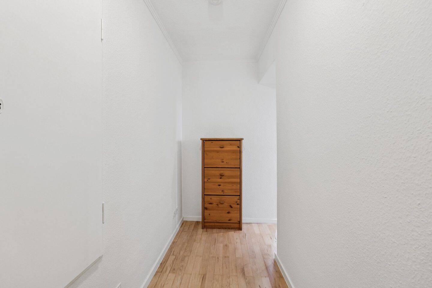 Praktischer Grundriss in Top-Lage: Gepflegte 2-Zimmer Wohnung am Hohenzollernplatz – München – Vorschaubild 4