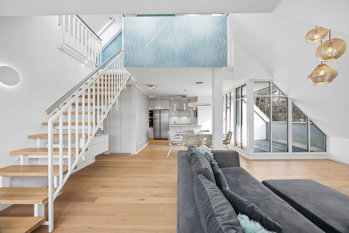 Sonnige 3 Zi.-Dachterrassenwohnung mit 108 m² Wohn-/Nutzfläche auf 2 Ebenen am Siemenspark in Solln – München – Vorschaubild 2