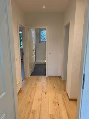 // Ab 01.09.2026 - ruhige Lage - Loggia - Laminat - Blick ins Grüne // – 4157 Leipzig – Vorschaubild 5