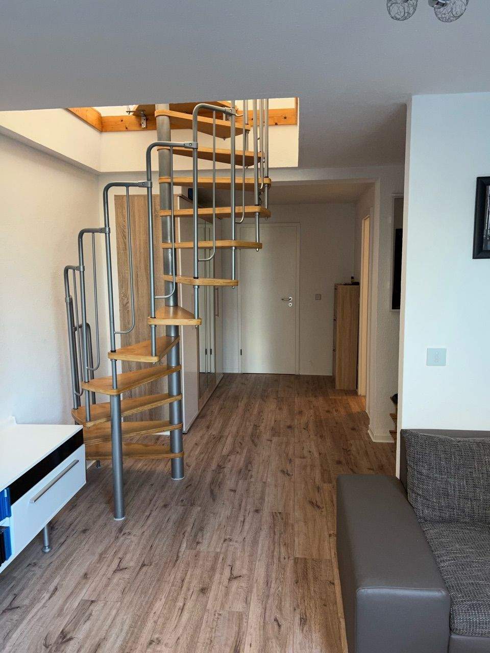 MÖBLIERTE MAISONETTE-WOHNUNG IN GUTER AUSSTATTUNG!!!