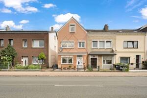 Modernisiertes Zweifamilienhaus: Zwei abgeschlossene Wohneinheiten mit flexiblen Wohnkonzepten