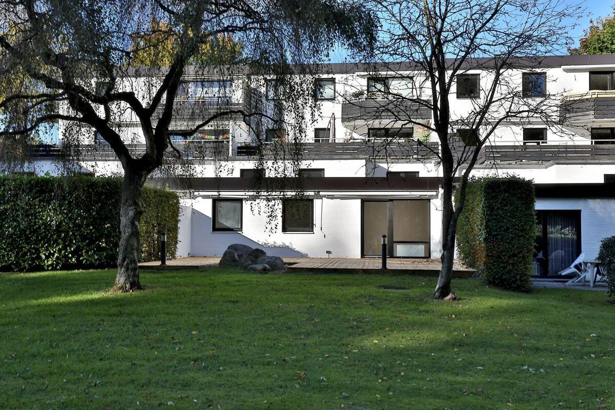70 m² Terrasse, zwei Wohnebenen: Erdgeschosswohnung in Wentorf – 21465 Wentorf bei Hamburg – Bild 1 von 9