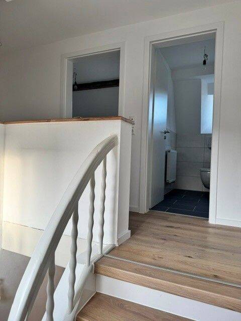 Sofort frei! Frisch renovierte 75 m² Maisonette-Wohnung in zentraler Lage von Ochsenfurt – Ochsenfurt – Vorschaubild 8