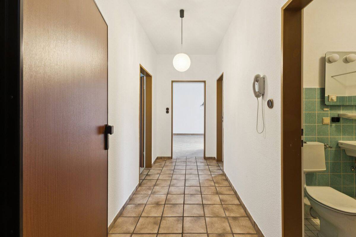 Nah am Werdersee und bestens angebunden: 2-Zimmer-Wohnung mit Balkon und Garage zur Renovierung! – Bremen – Vorschaubild 8