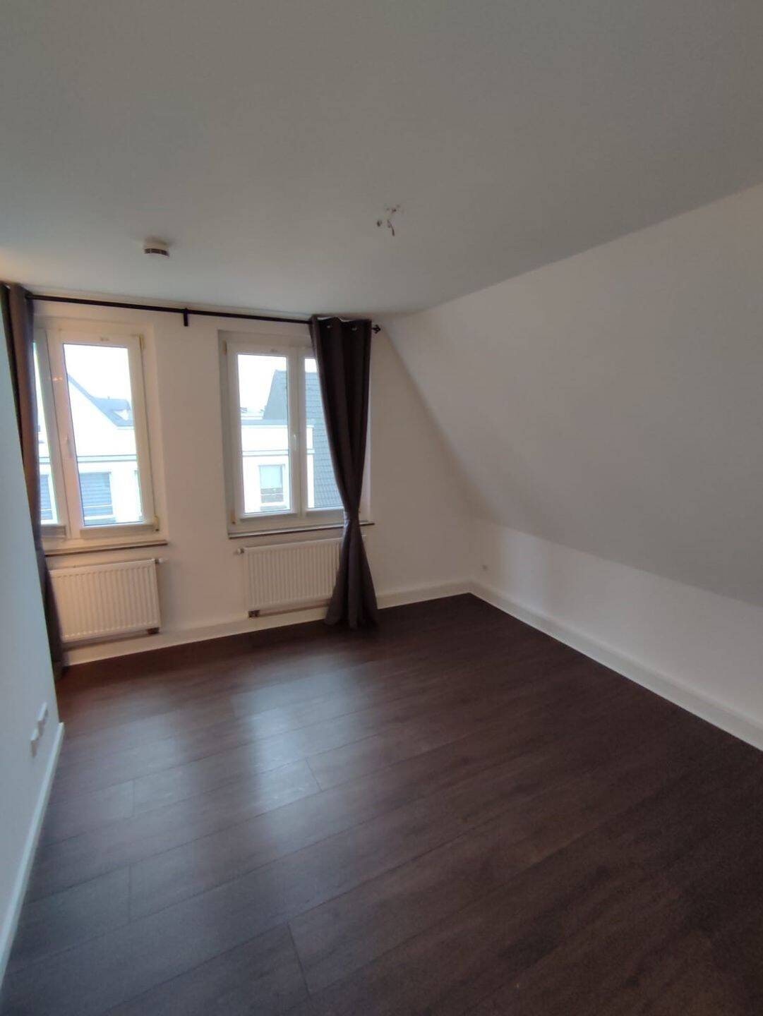 Sehr schöne DG-Wohnung mit großem Balkon in zentraler Lage – Lippstadt – Vorschaubild 2