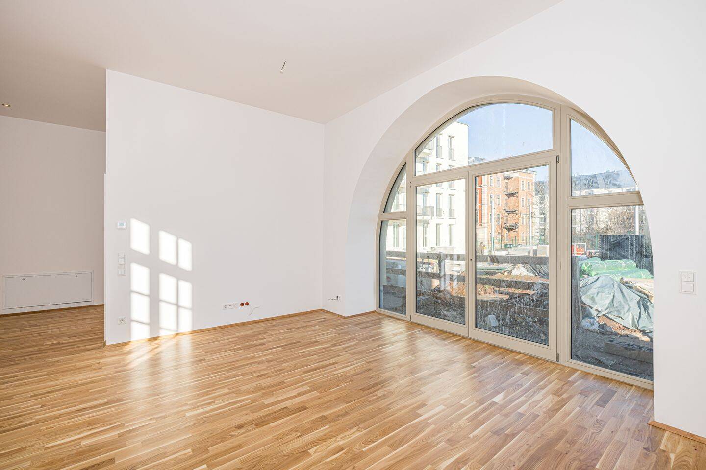 *** Einzigartig * 4 Zimmer * Garten I Terrasse * TG * 2 Luxusbäder *** – Chemnitz – Vorschaubild 3