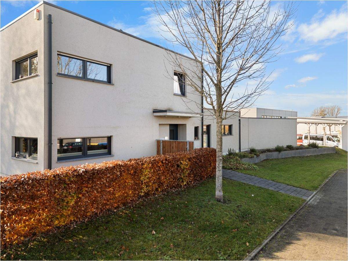 stylisches Einfamilienhaus mit sep. Gewerbehalle – Aachen – Bild 1 von 9