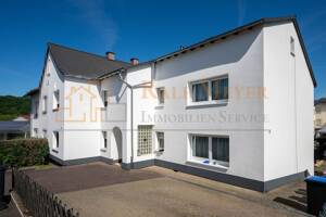 Modernisiertes Zweifamilienhaus mit Doppelgarage und vielseitigen Nutzungsmöglichkeiten in Solms-Oberndorf – 35606 Solms – Vorschaubild 3
