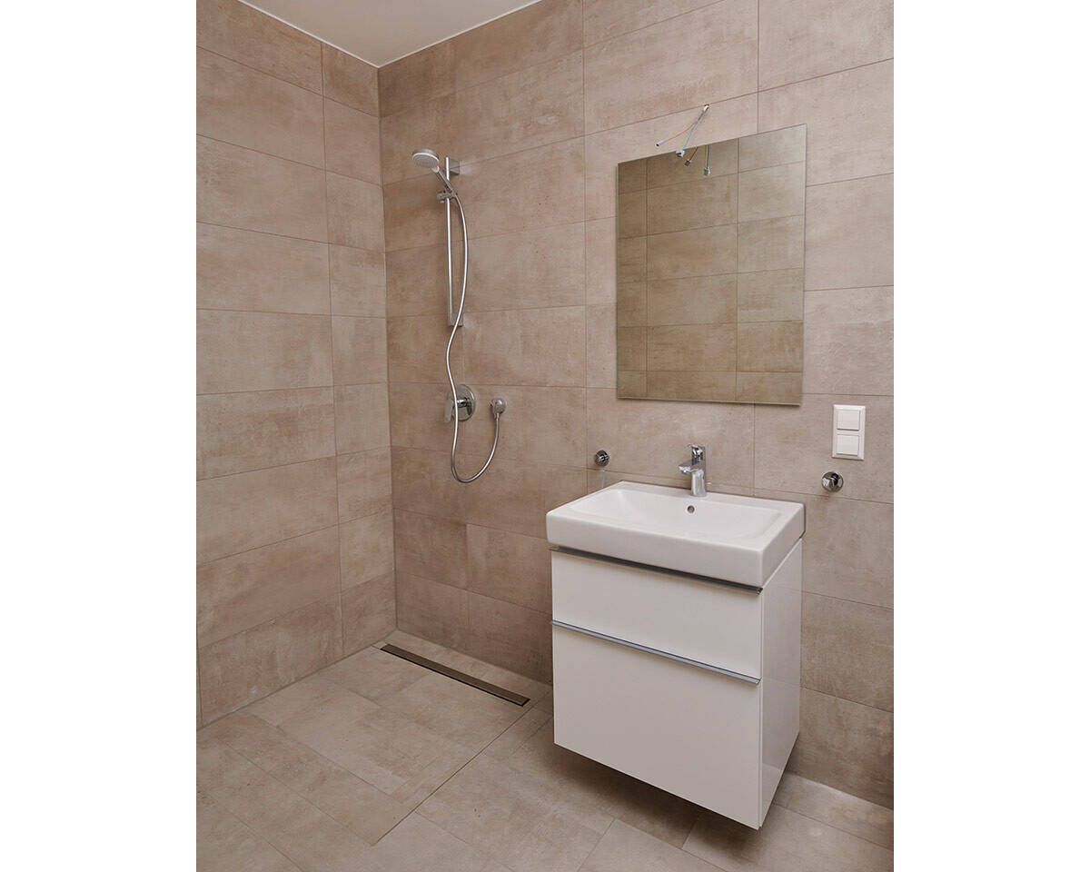 Helle 4-Zimmer-DG-Wohnung mit 2 Terrassen & großzügigem Grundriss - WE10 – Berlin – Vorschaubild 3